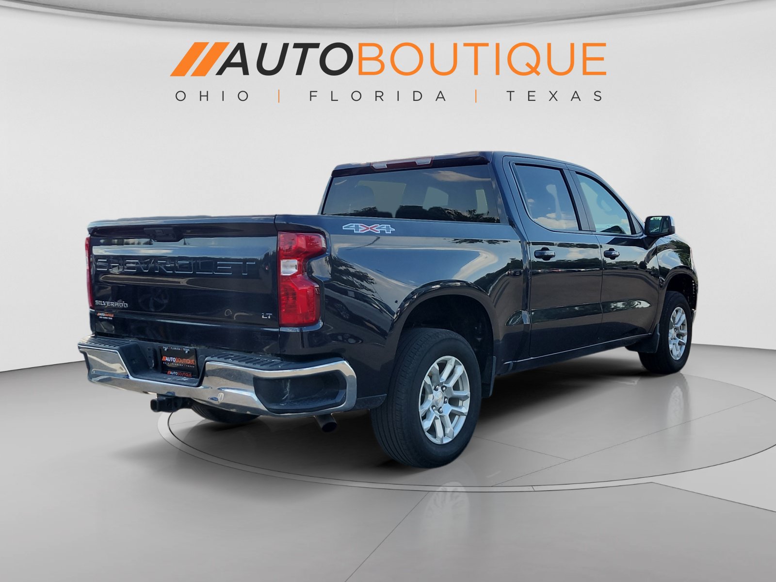 Used 2024 Chevrolet Silverado 1500 LT AWD/4WD image 5