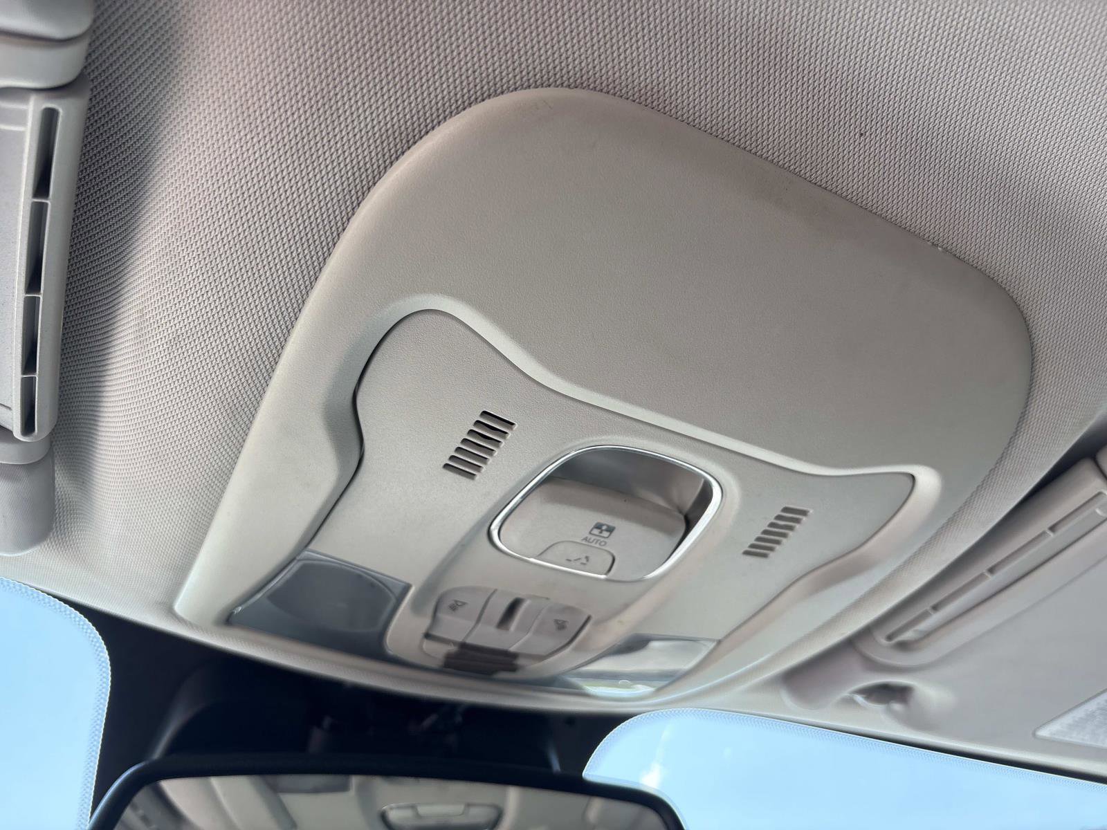 Used 2016 Jeep Renegade Trailhawk w/ Popular Equipment Group image 28