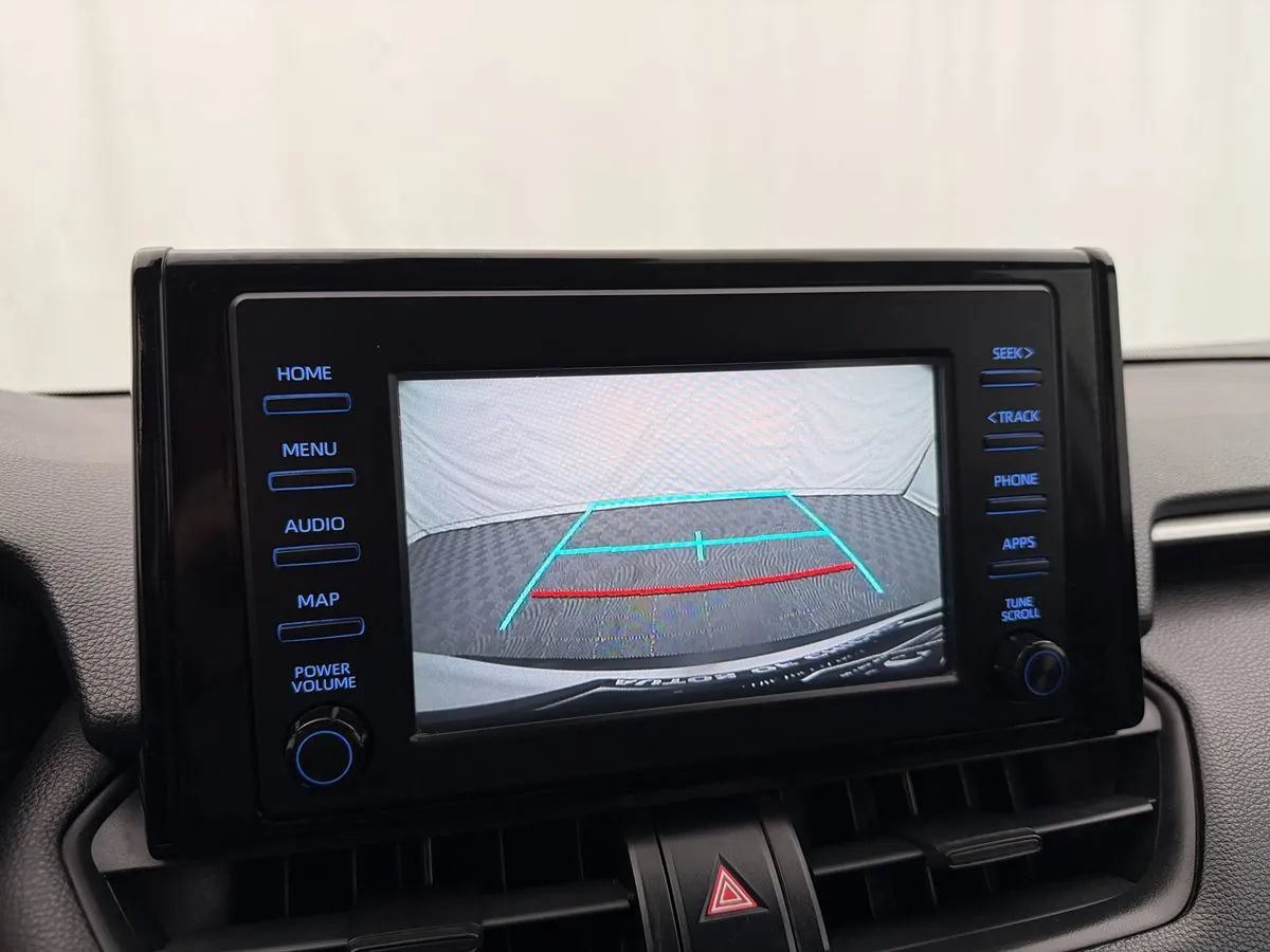 Used 2019 Toyota RAV4 LE AWD/4WD image 16