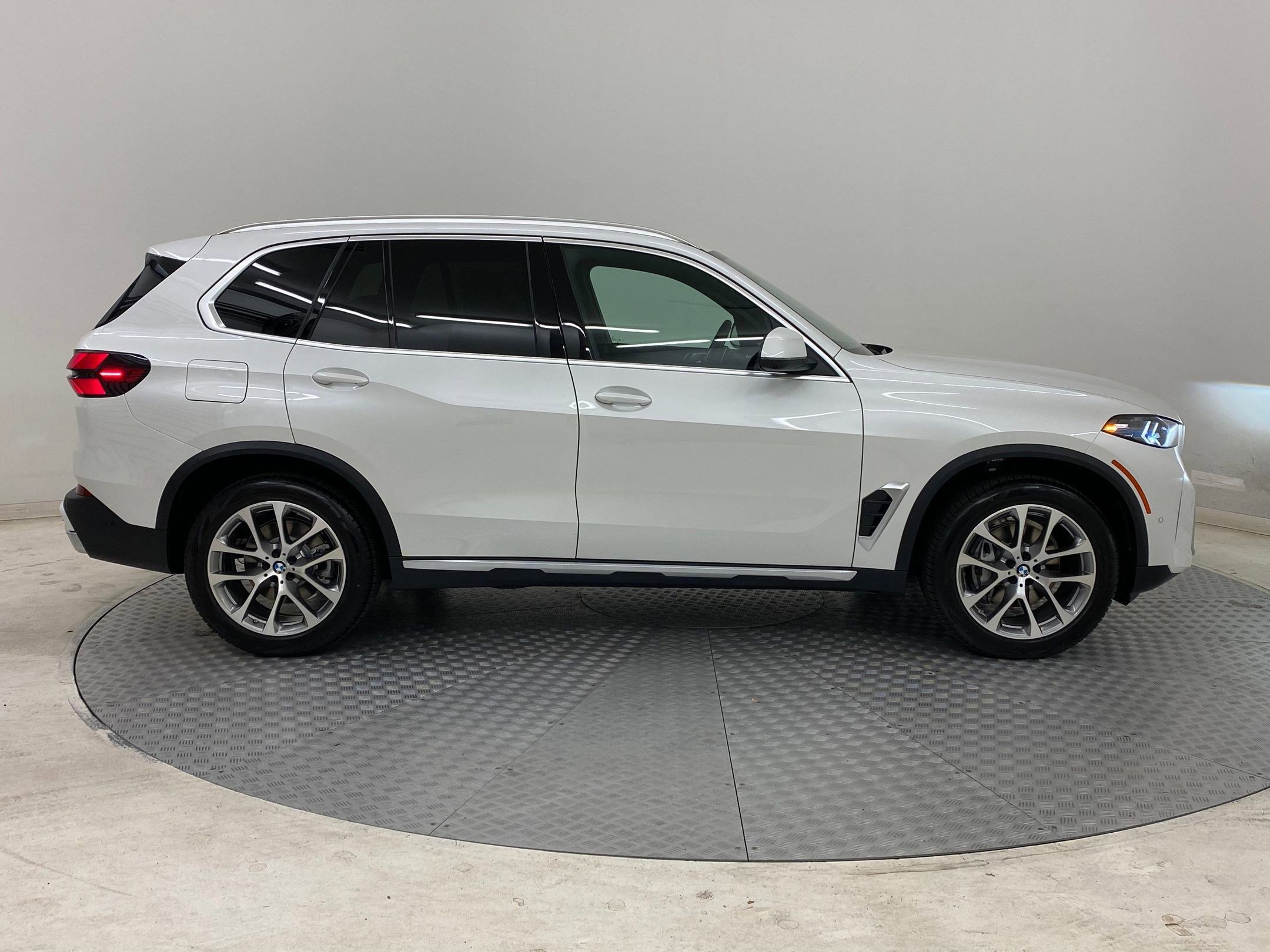 Used 2026 BMW X5 xDrive40i image 7