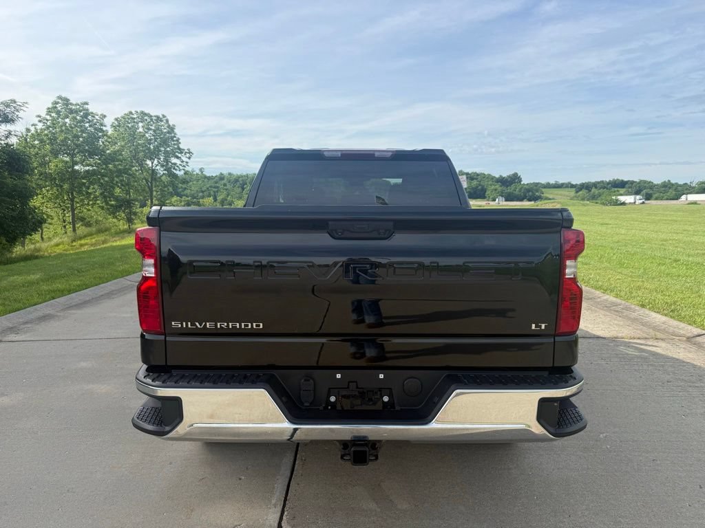 Used 2023 Chevrolet Silverado 1500 LT AWD/4WD image 4