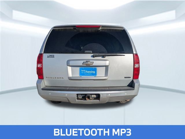 Used 2010 Chevrolet Suburban LT image 2