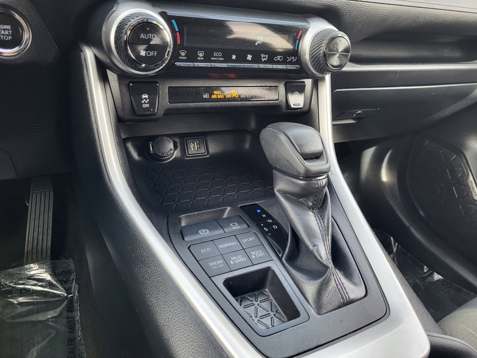 Certified 2025 Toyota RAV4 XLE w/ Convenience Package image 12