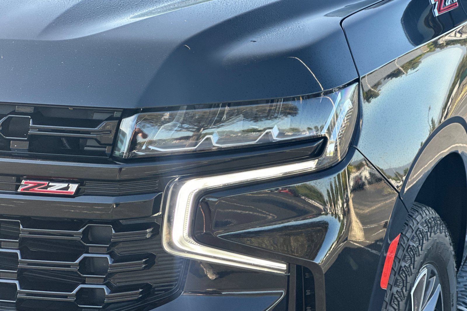 Used 2024 Chevrolet Suburban Z71 w/ Luxury Package AWD/4WD image 50