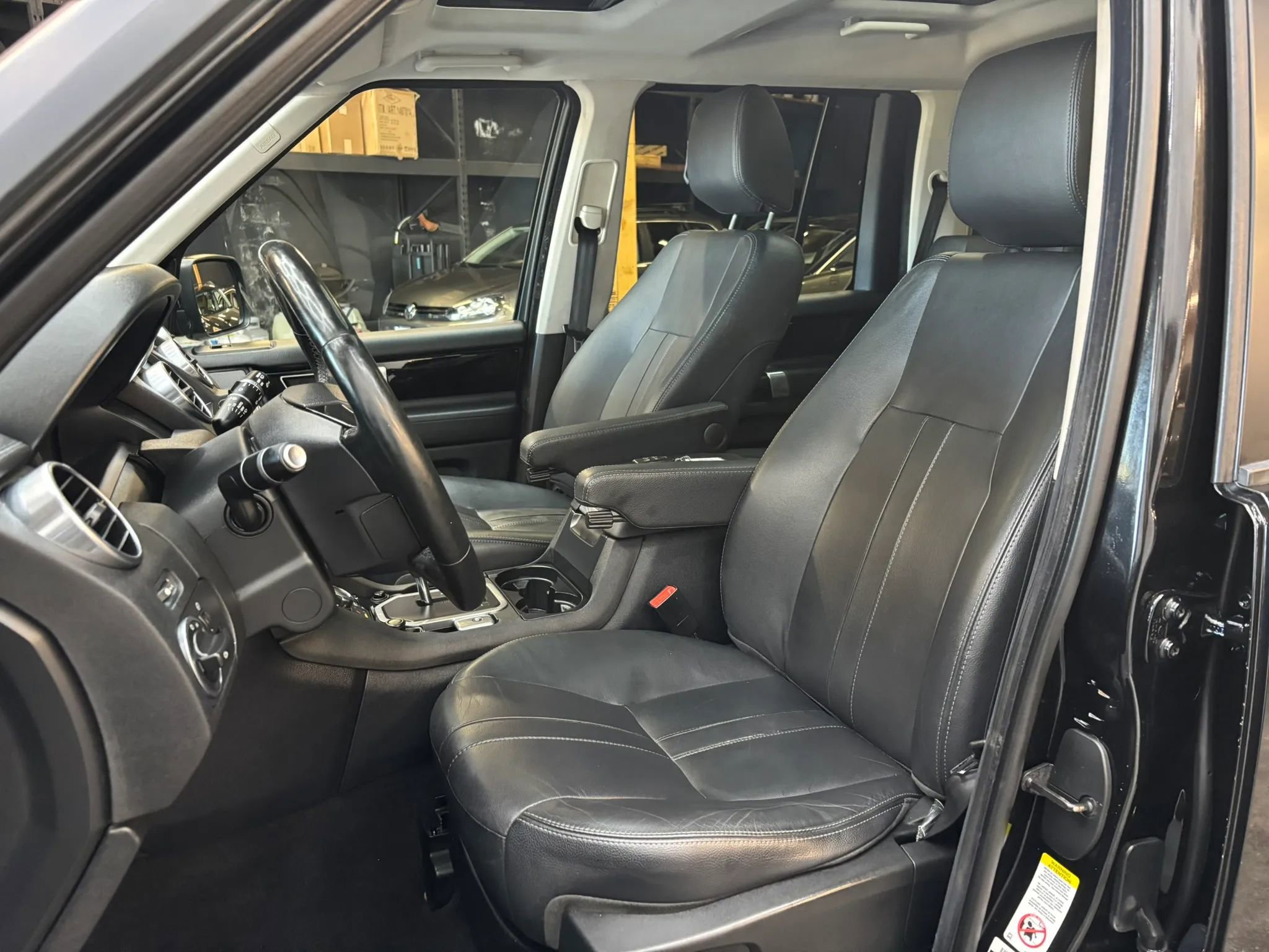 Used 2013 Land Rover LR4 HSE AWD/4WD image 13