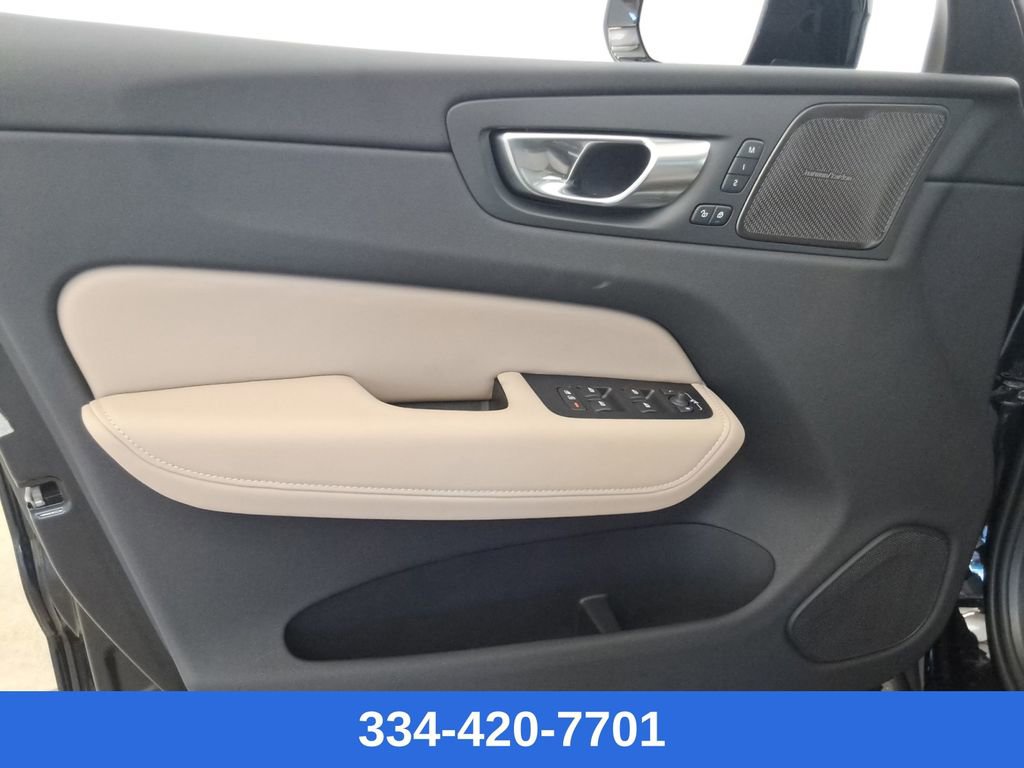 New 2026 Volvo XC60 B5 Plus w/ Climate Package image 17