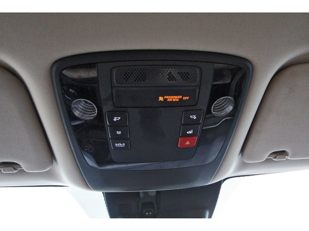 Used 2023 Kia Carnival EX FWD image 25