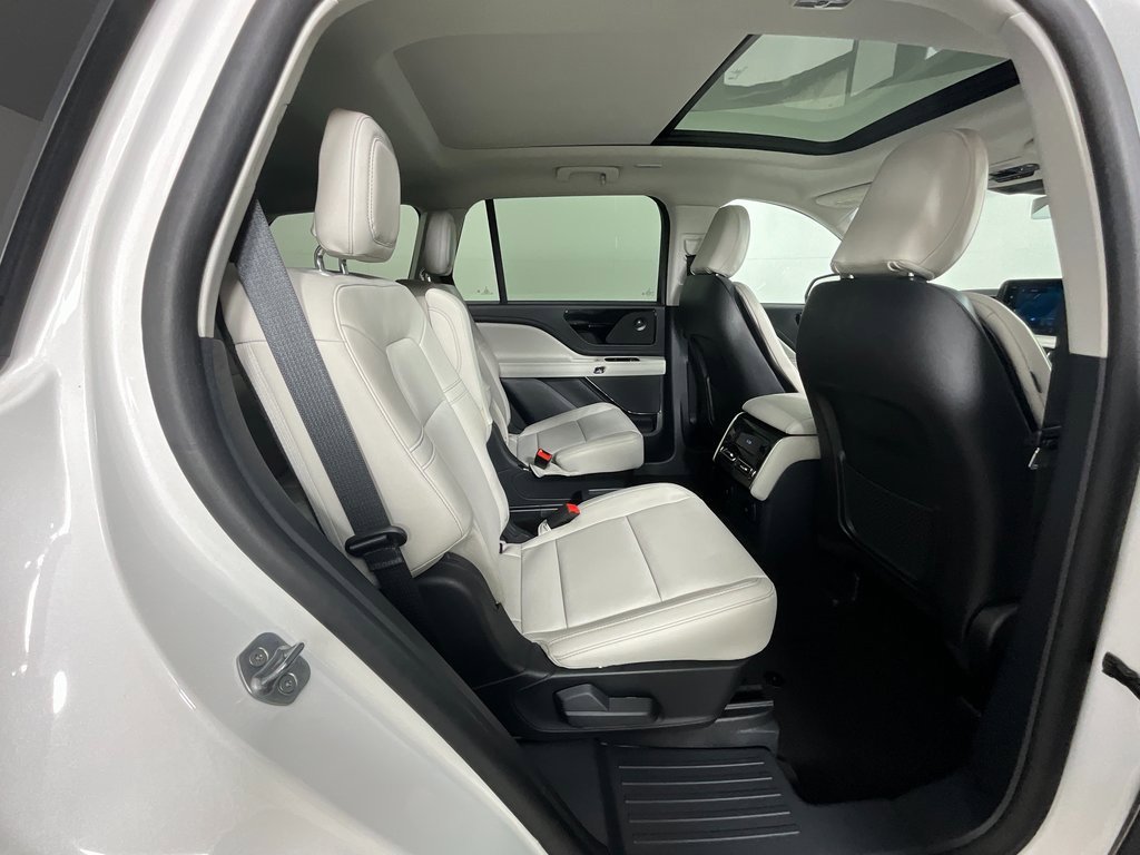 Used 2025 Lincoln Aviator 2WD w/ Equipment Group 101A image 23