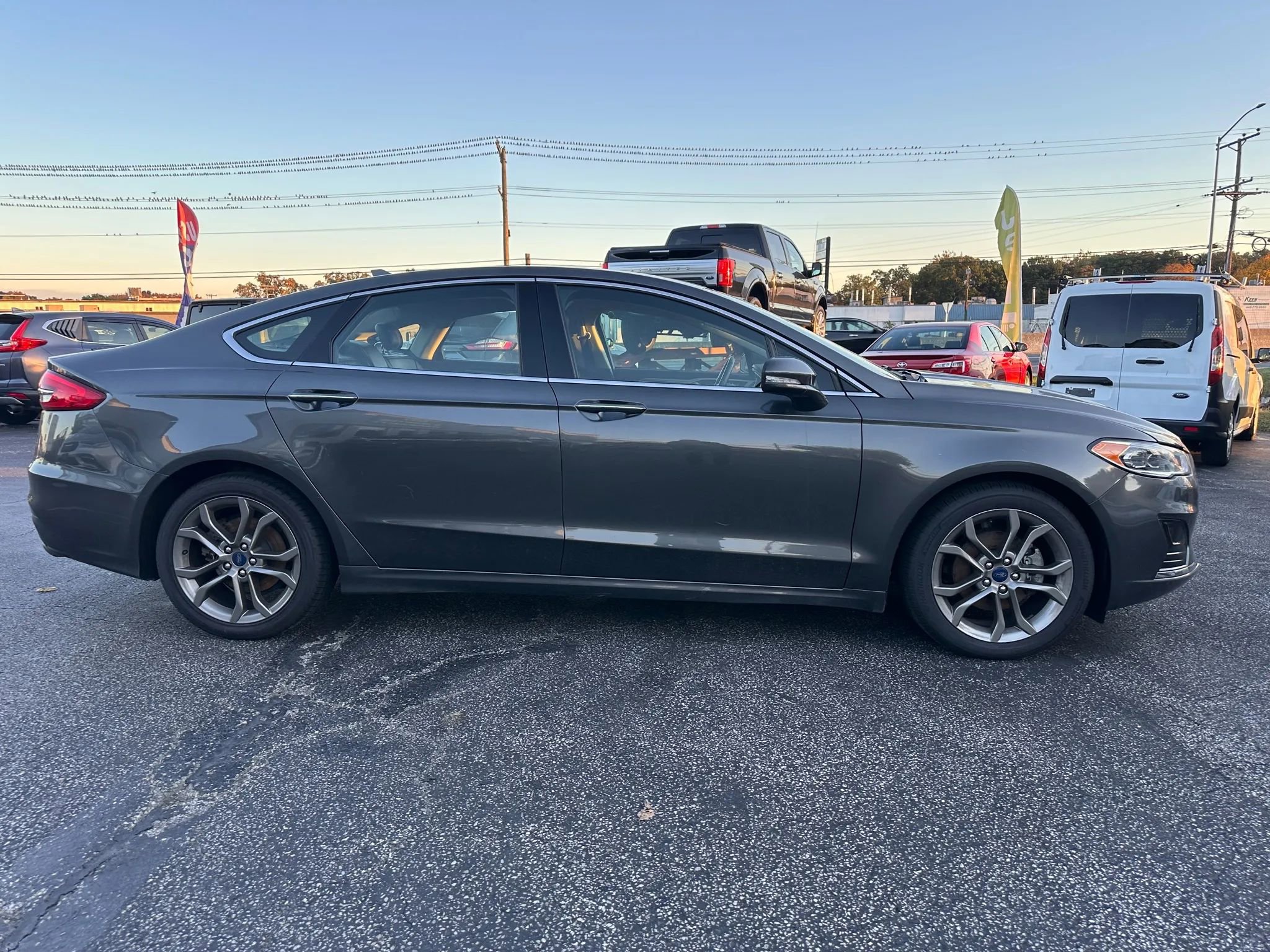 Used 2019 Ford Fusion SEL image 4