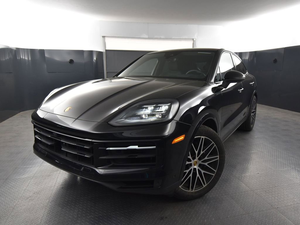 Used 2024 Porsche Cayenne Coupe image 1