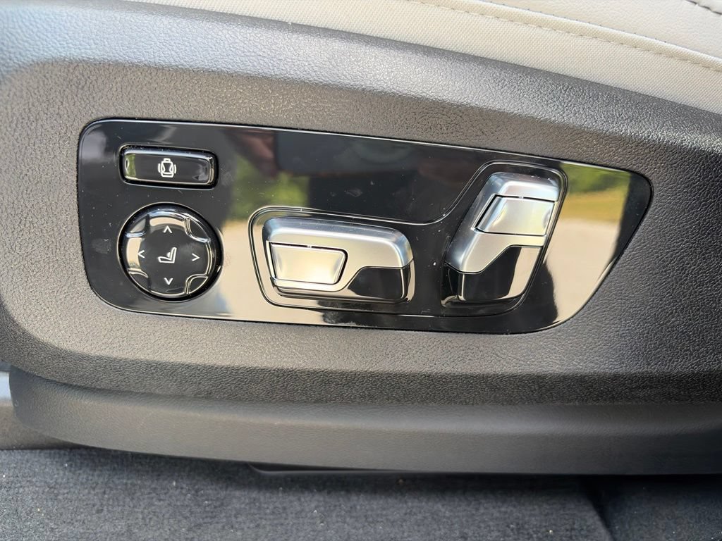 New 2026 BMW X5 xDrive40i w/ M Sport Package AWD/4WD image 19