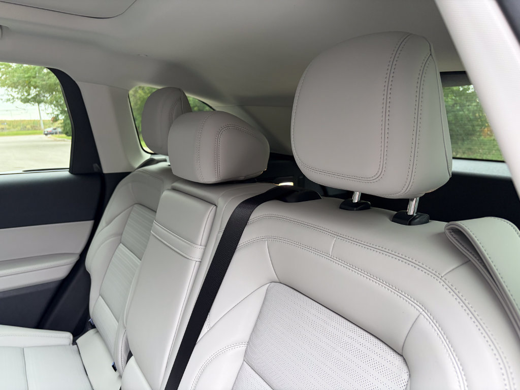 New 2026 Lincoln Nautilus Reserve w/ Jet Appearance Package AWD/4WD image 17