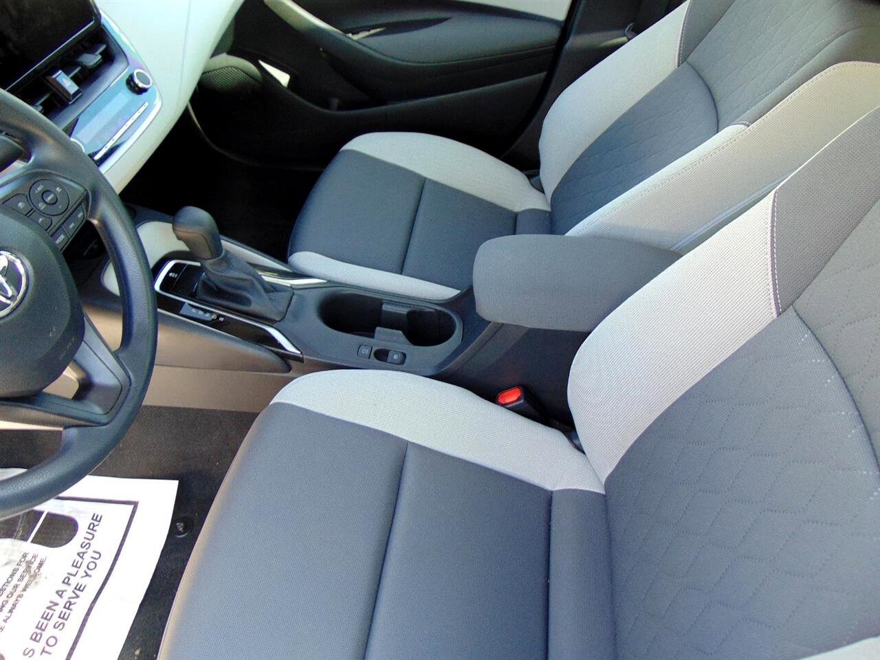 Used 2025 Toyota Corolla LE image 18