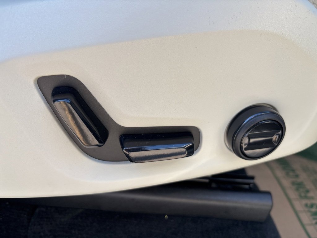 Certified 2023 Volvo XC90 B5 Plus w/ Protection Package Premier image 43