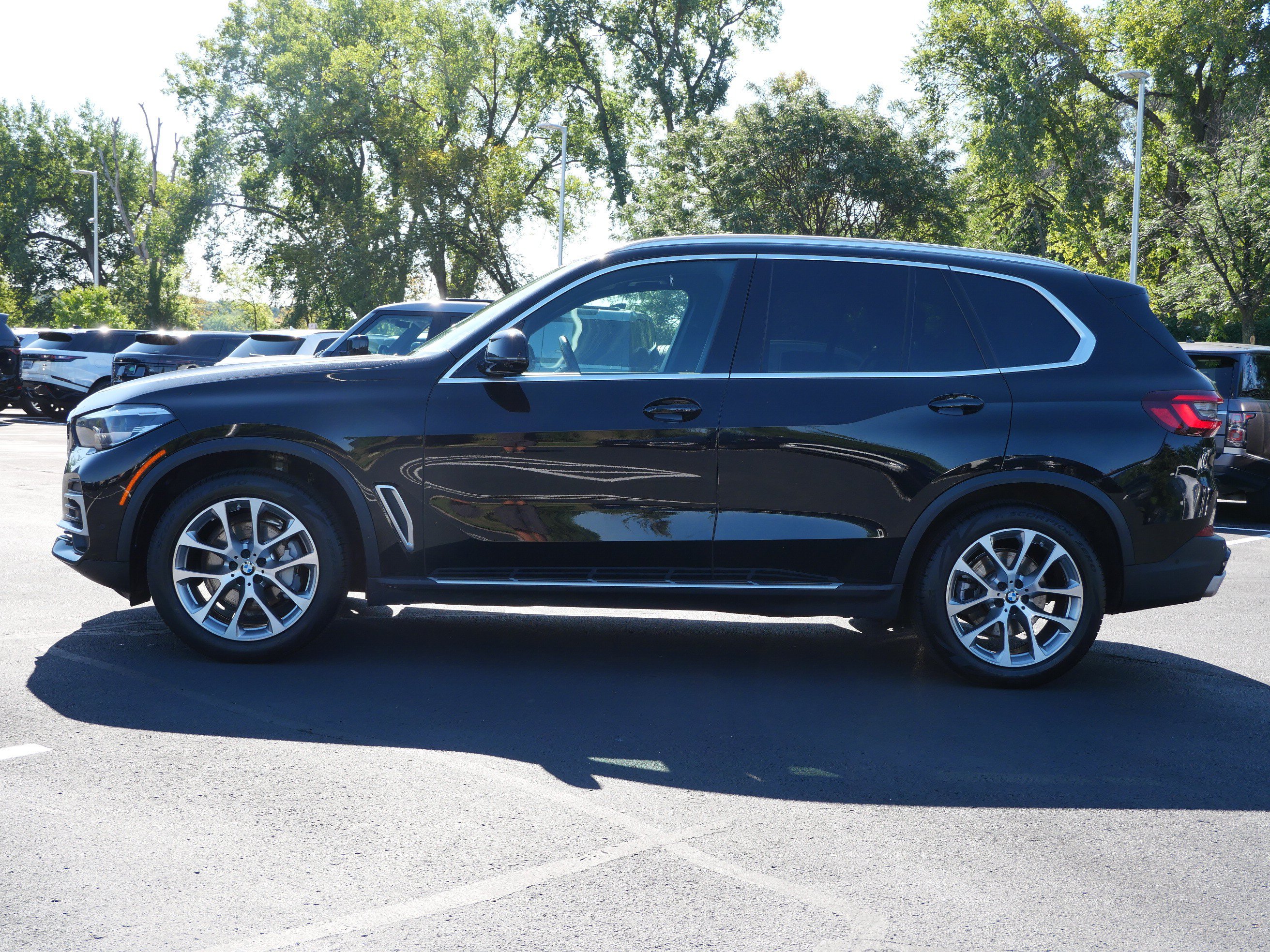 Used 2023 BMW X5 xDrive40i AWD/4WD image 2
