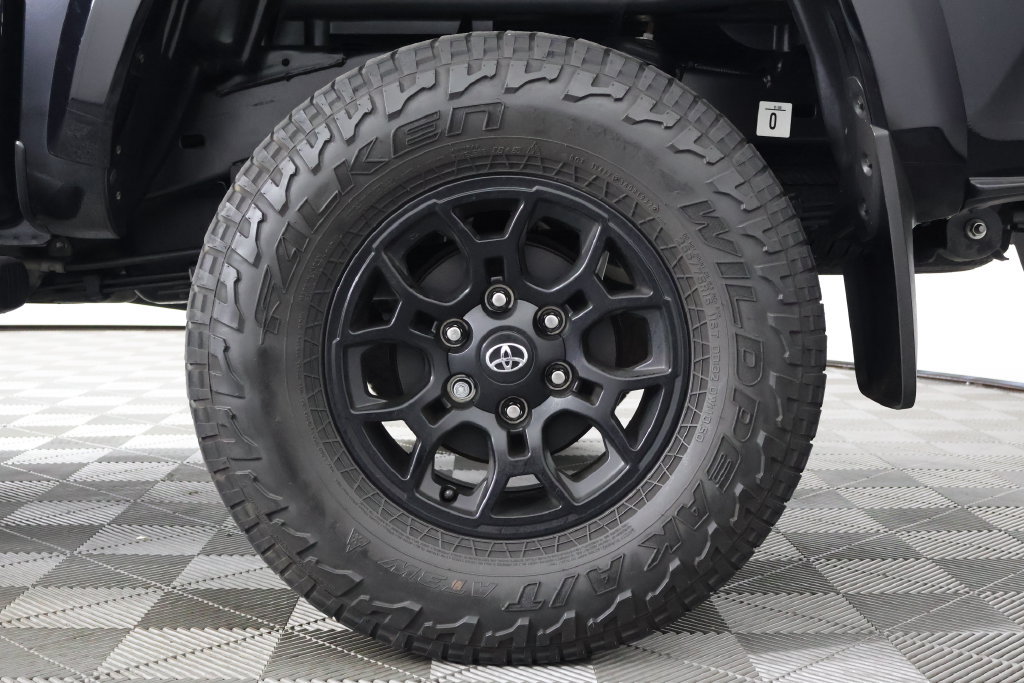 Used 2022 Toyota Tacoma SR5 RWD image 16