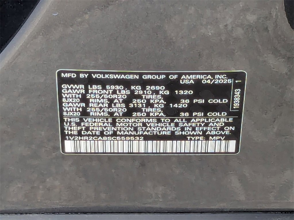 Used 2025 Volkswagen Atlas SE image 34