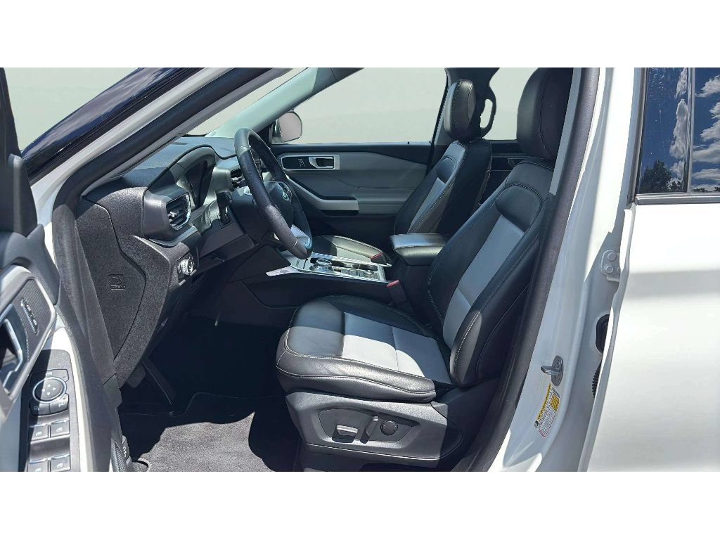 Used 2023 Ford Explorer XLT w/ Equipment Group 202A AWD/4WD image 12