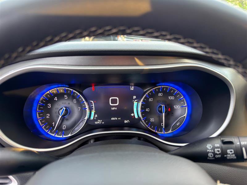 Used 2024 Chrysler Pacifica Touring-L FWD image 14