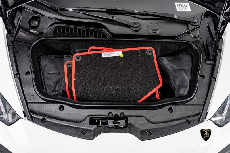 Used 2024 Lamborghini Huracan Tecnica image 5