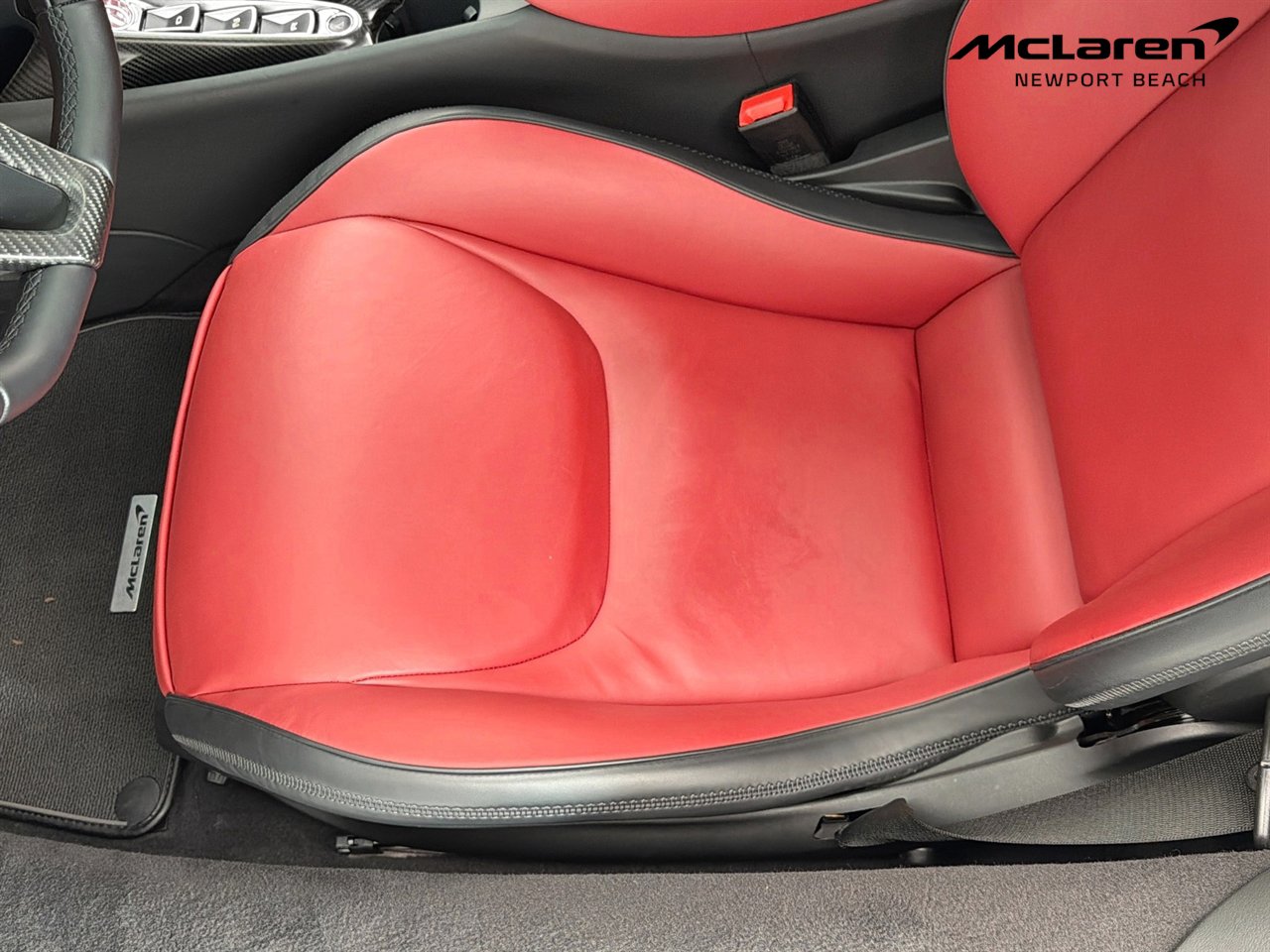 Used 2023 McLaren Artura RWD image 19