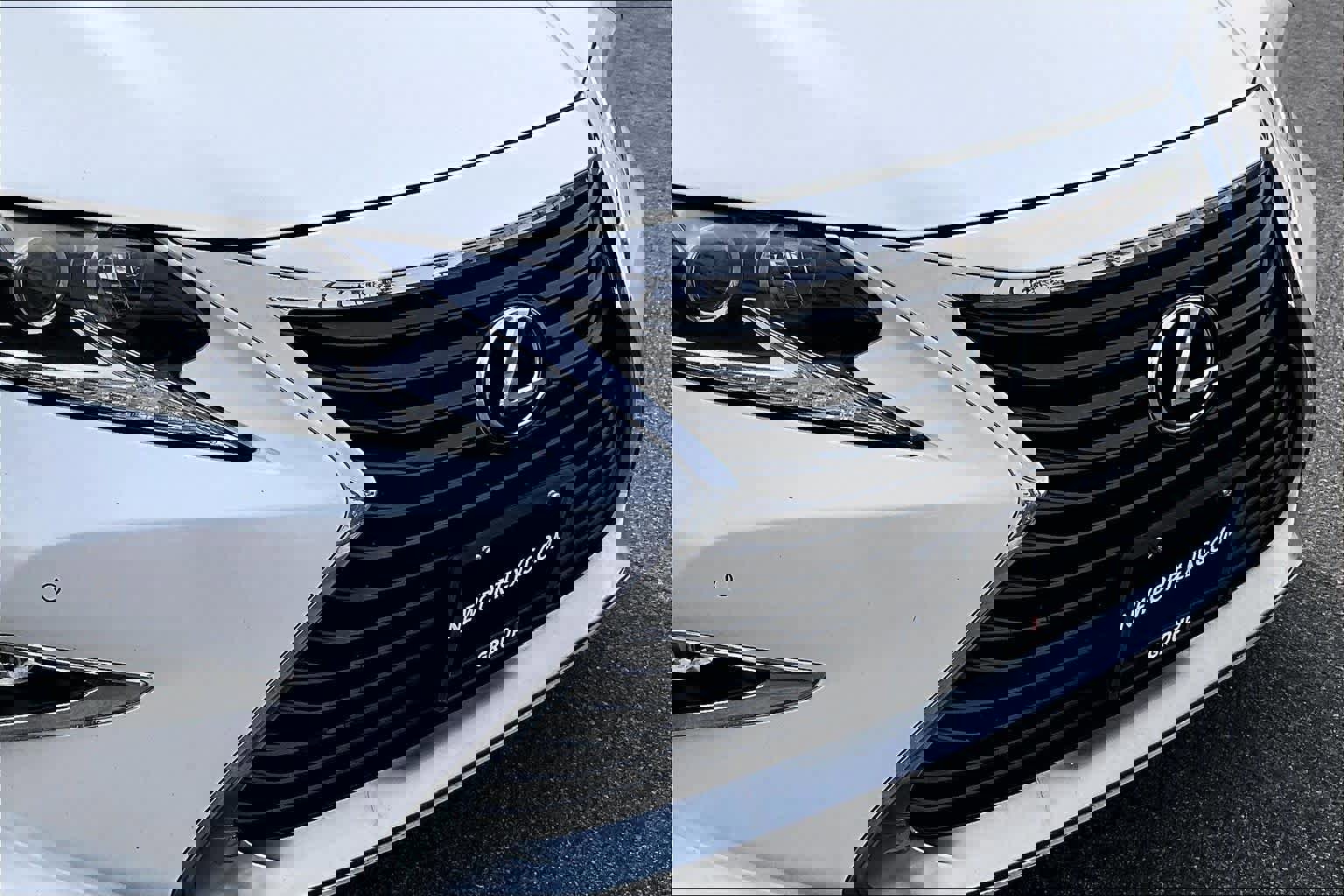 Used 2016 Lexus ES 350 w/ Navigation System Package image 28