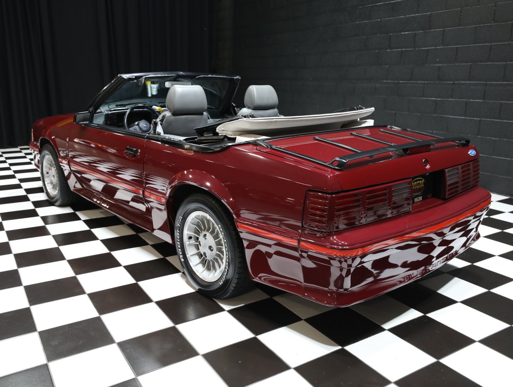 Used 1987 Ford Mustang GT RWD image 32