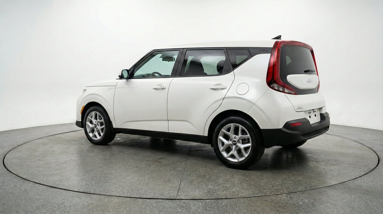 Used 2025 Kia Soul LX w/ LX Technology Package FWD image 6
