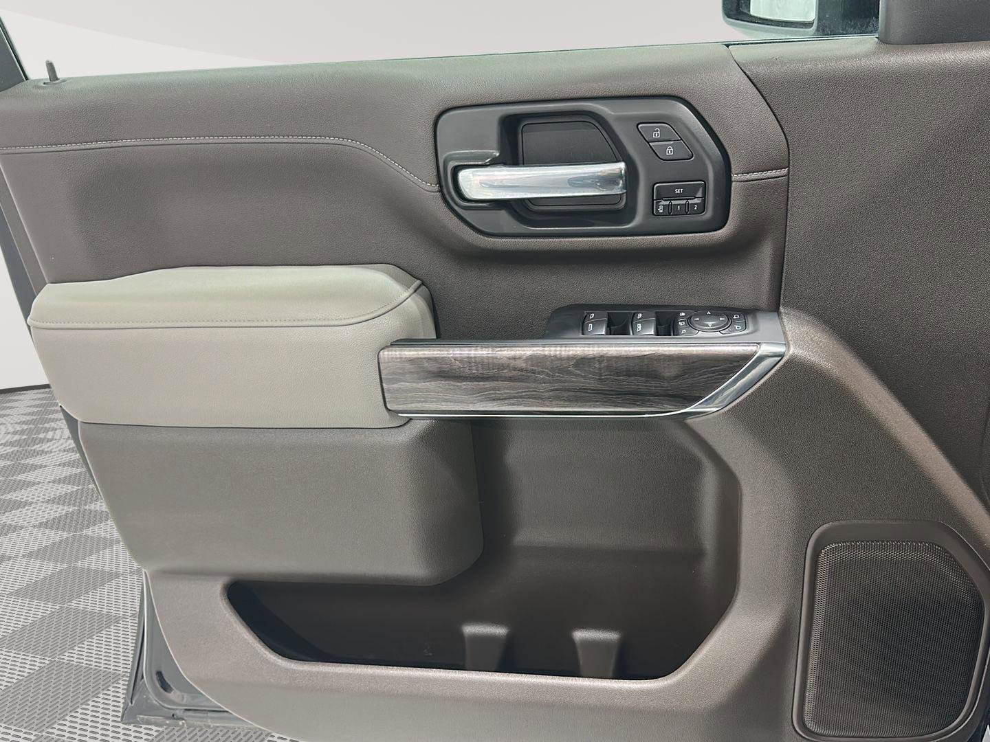 Used 2022 Chevrolet Silverado 2500 LTZ AWD/4WD image 19