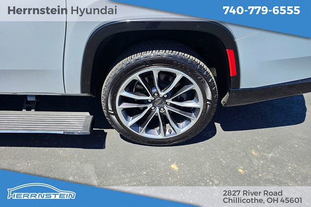 Used 2023 Jeep Wagoneer L Series III w/ Premium Group I AWD/4WD image 27