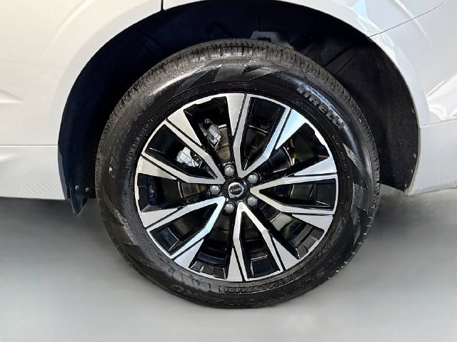 Used 2023 Volvo XC60 B5 Plus FWD image 36