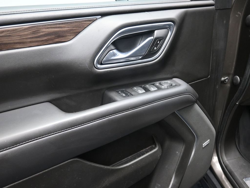 Used 2021 Chevrolet Suburban Z71 w/ Z71 Signature Package image 6