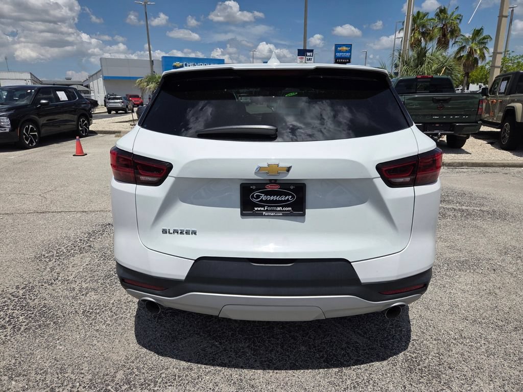 Used 2023 Chevrolet Blazer LT FWD image 12