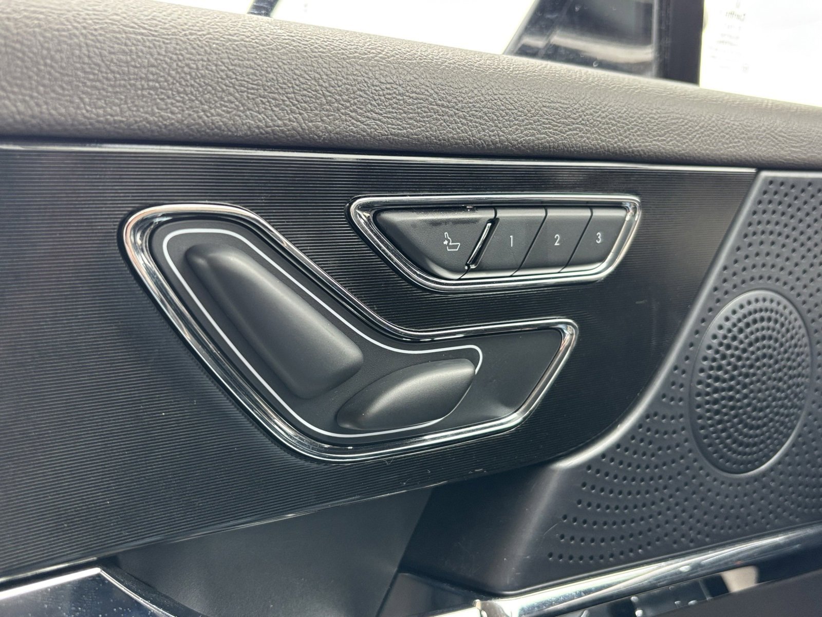 Used 2024 Lincoln Corsair Reserve image 17