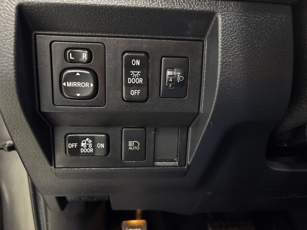 Used 2020 Toyota Tundra SR5 w/ TRD Off-Road Package AWD/4WD image 25