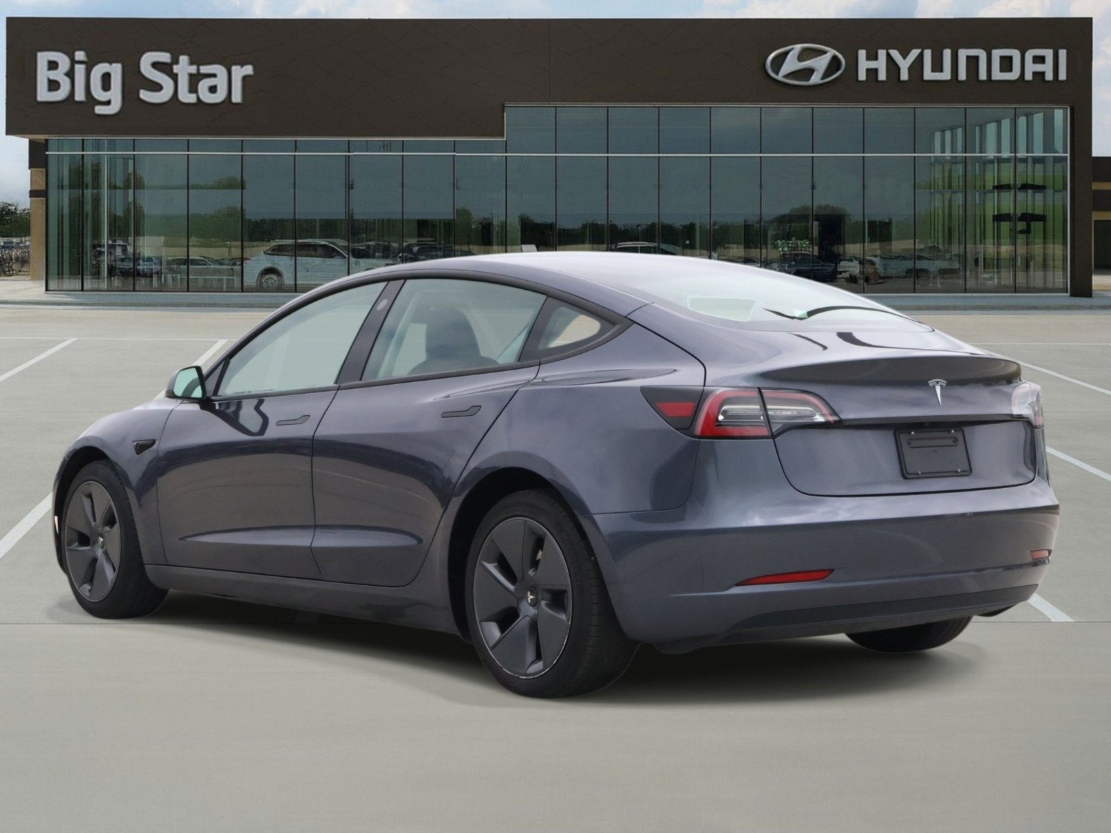 Used 2023 Tesla Model 3 Standard Range RWD image 3