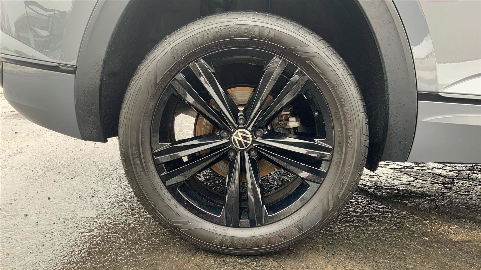 Used 2023 Volkswagen Atlas Cross Sport SEL AWD/4WD image 29