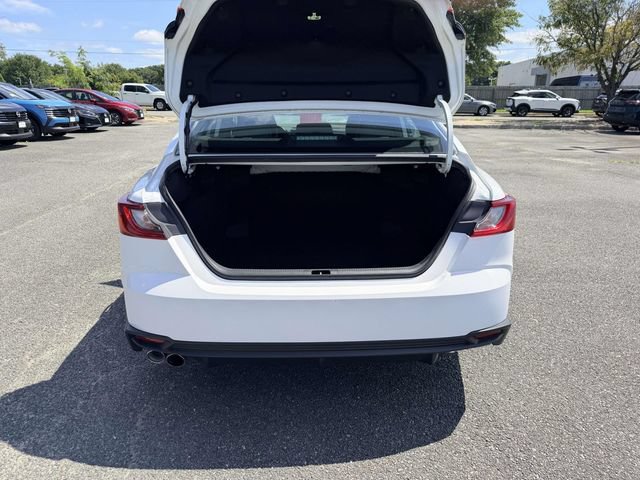 Used 2025 Toyota Camry SE FWD image 12