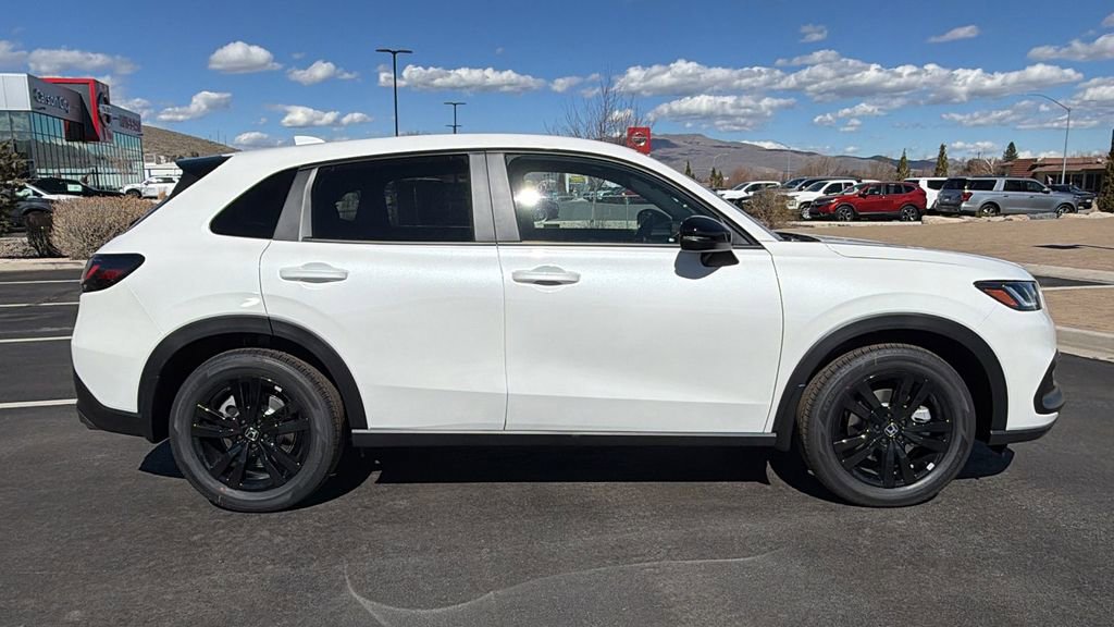 New 2026 Honda HR-V Sport image 2