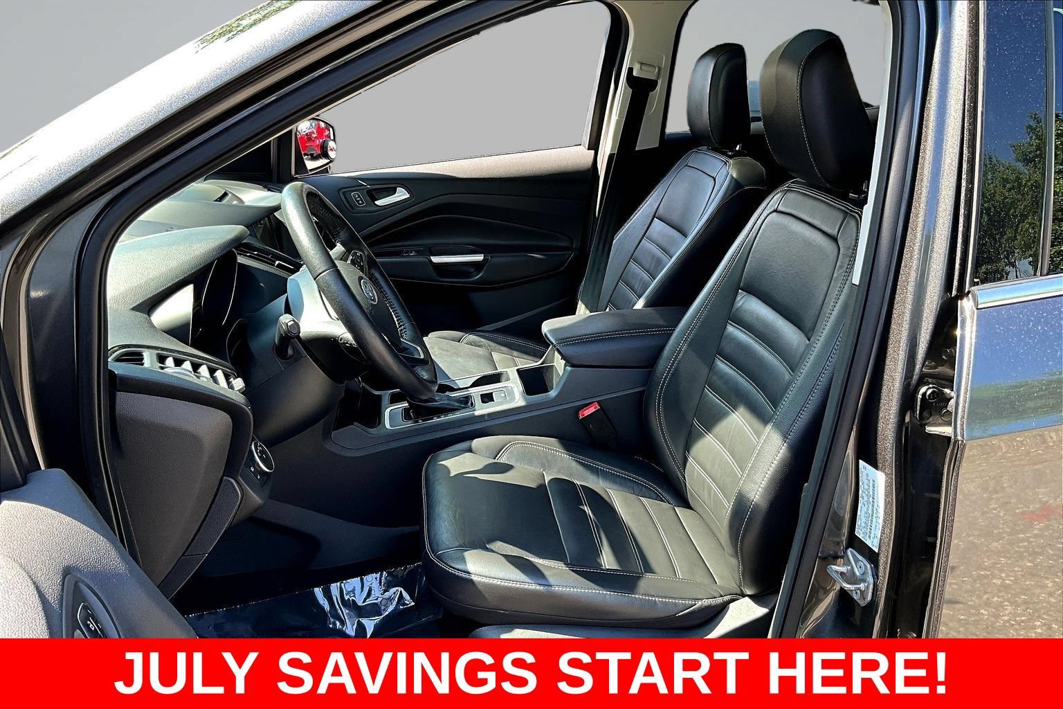 Used 2018 Ford Escape Titanium w/ Ford Safe & Smart Package AWD/4WD image 17