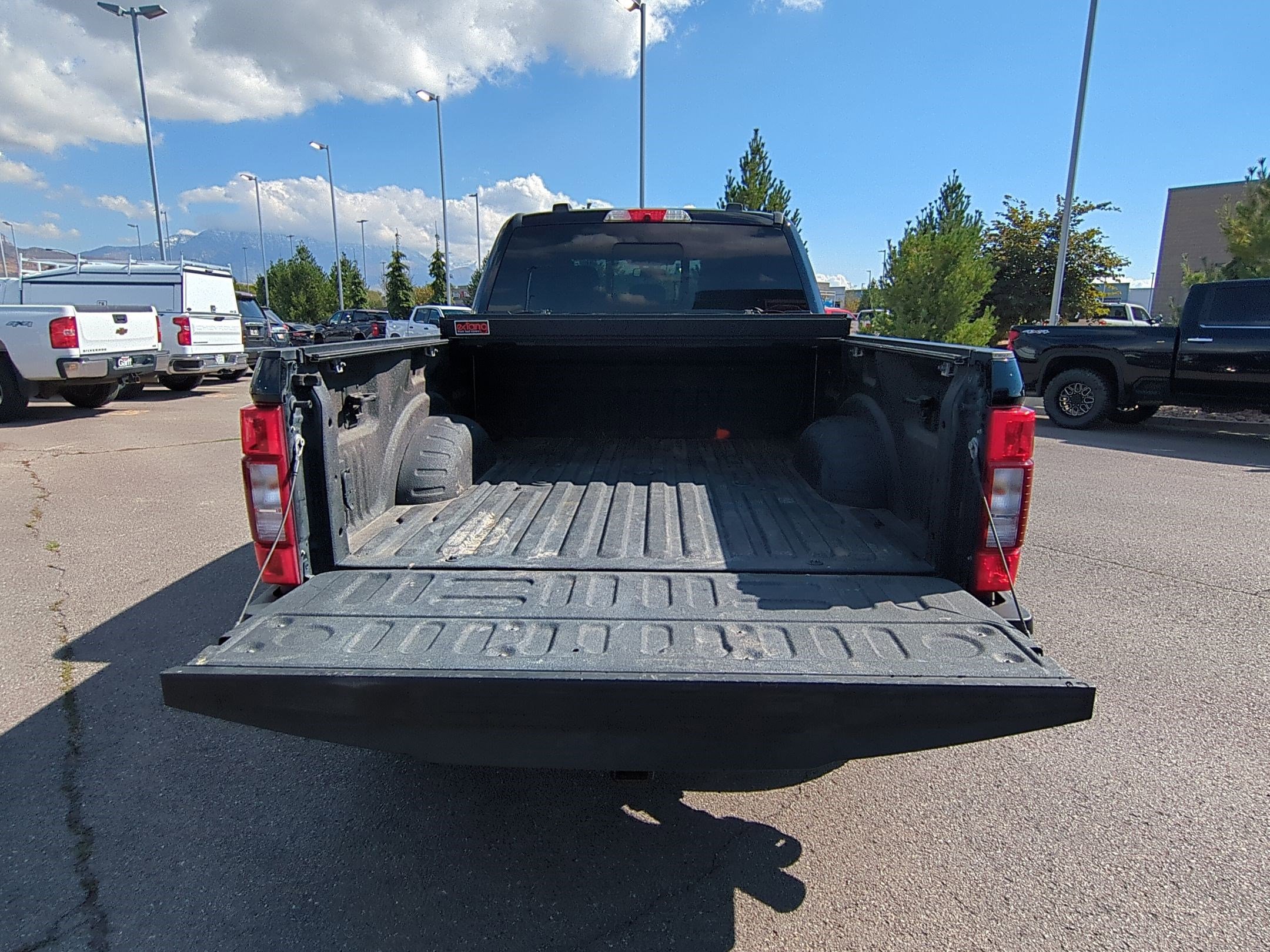 Used 2020 Ford F350 Lariat w/ Chrome Package image 29