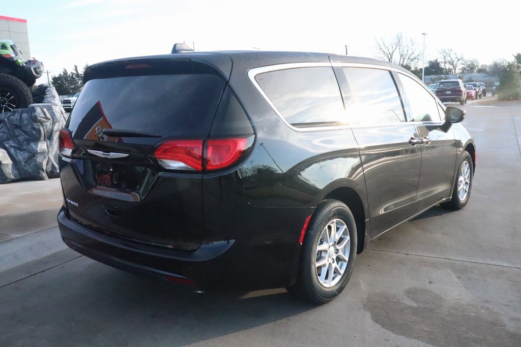 New 2026 Chrysler Voyager LX image 21