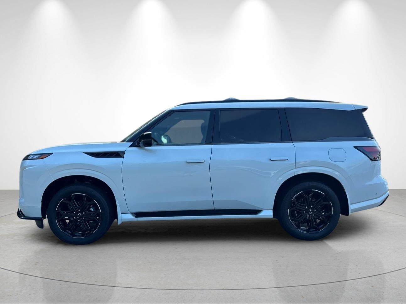 New 2027 INFINITI QX80 Sensory AWD/4WD image 2