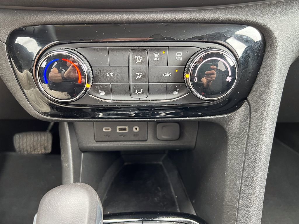 Used 2023 Buick Encore GX Preferred w/ Cold Weather Comfort Package image 21