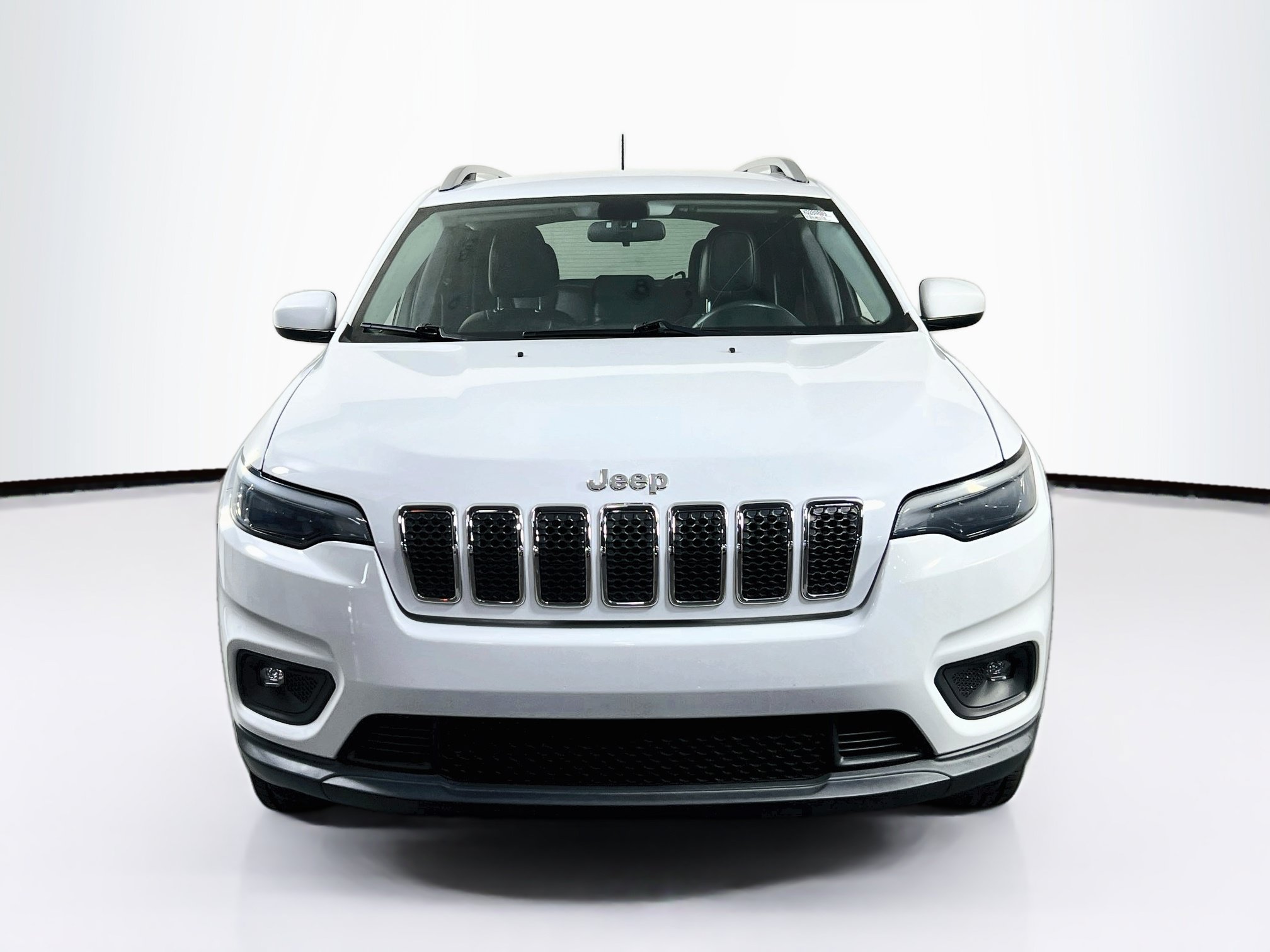 Used 2019 Jeep Cherokee Latitude Plus w/ Cold Weather Group AWD/4WD image 2