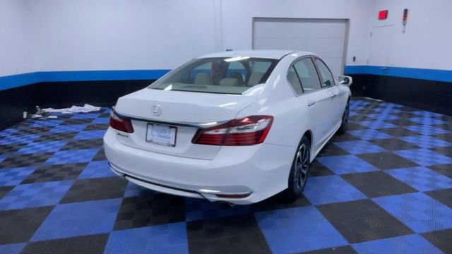 Used 2017 Honda Accord EX-L image 8