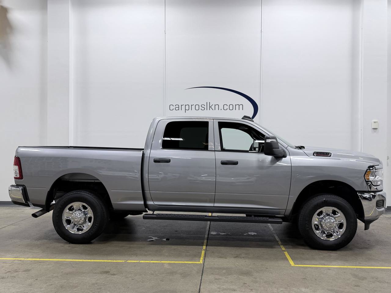 Used 2024 RAM 2500 Tradesman w/ Chrome Appearance Group AWD/4WD image 8