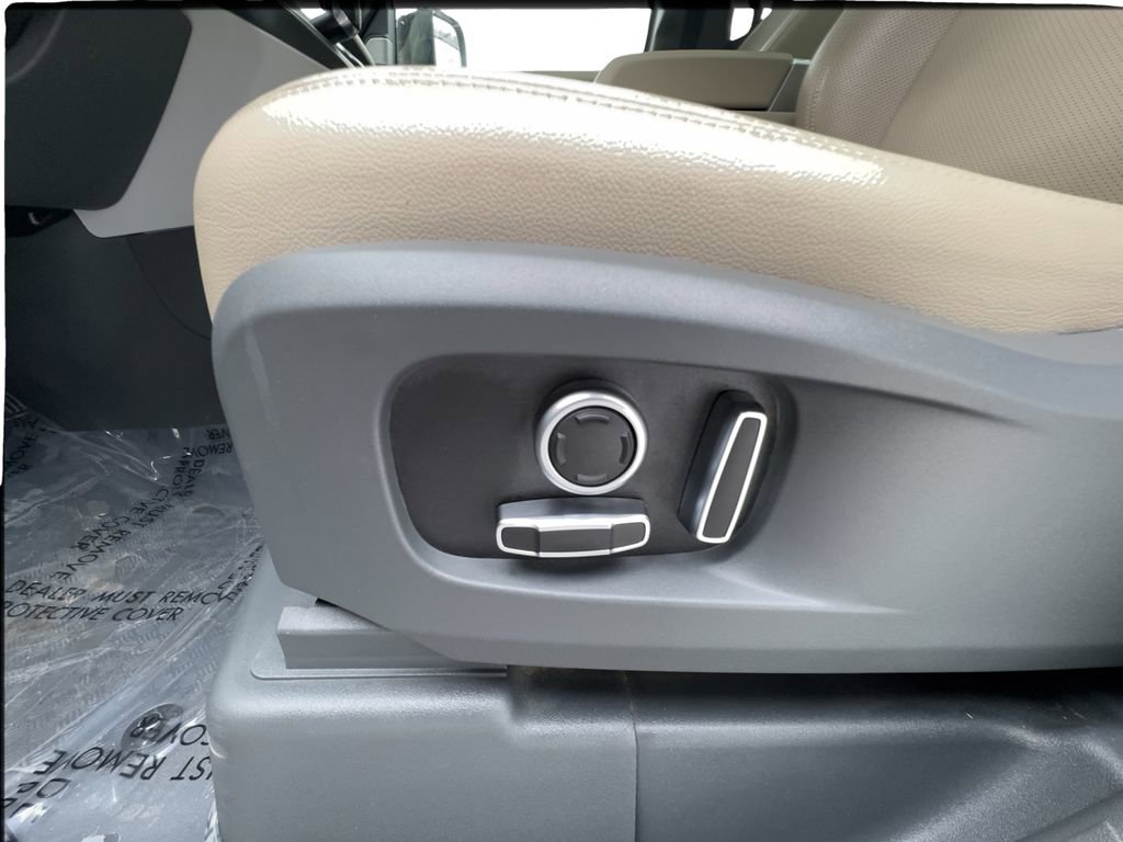 Used 2024 Land Rover Defender 130 S image 20