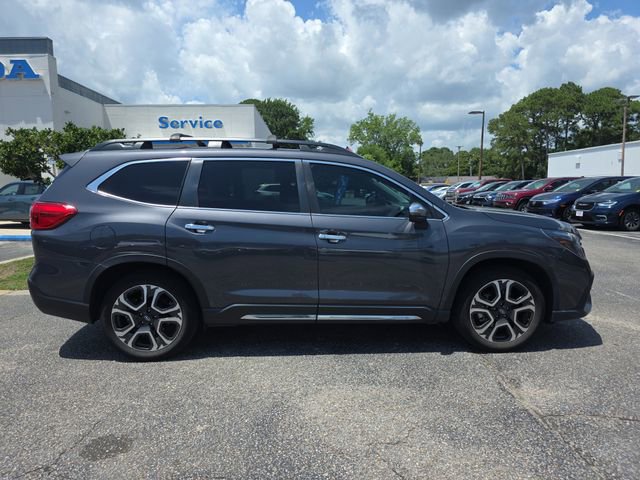 Used 2023 Subaru Ascent Touring AWD/4WD image 3