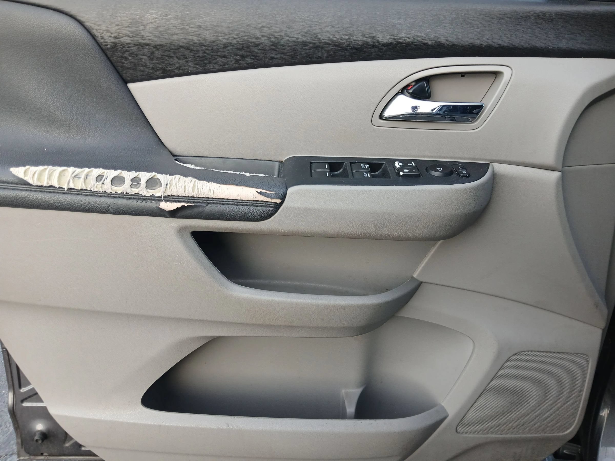 Used 2015 Honda Odyssey LX image 18